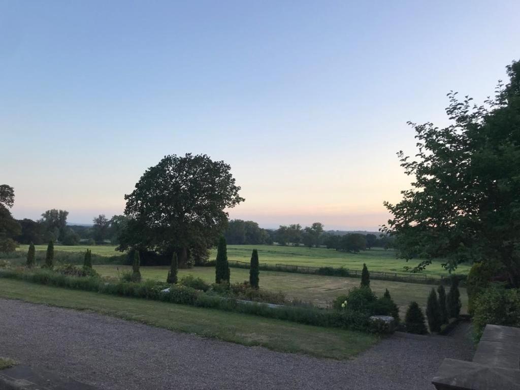 Willington Hall Hotel Tarporley Bagian luar foto