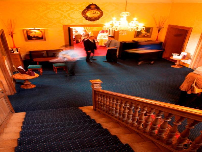 Willington Hall Hotel Tarporley Bagian luar foto