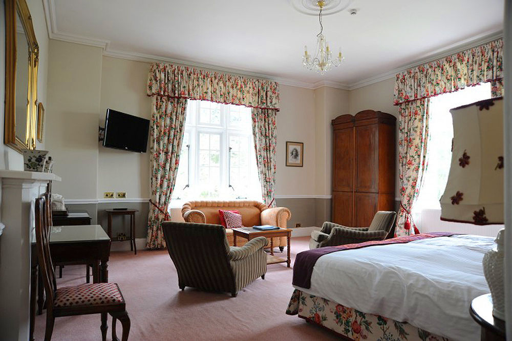 Willington Hall Hotel Tarporley Bagian luar foto