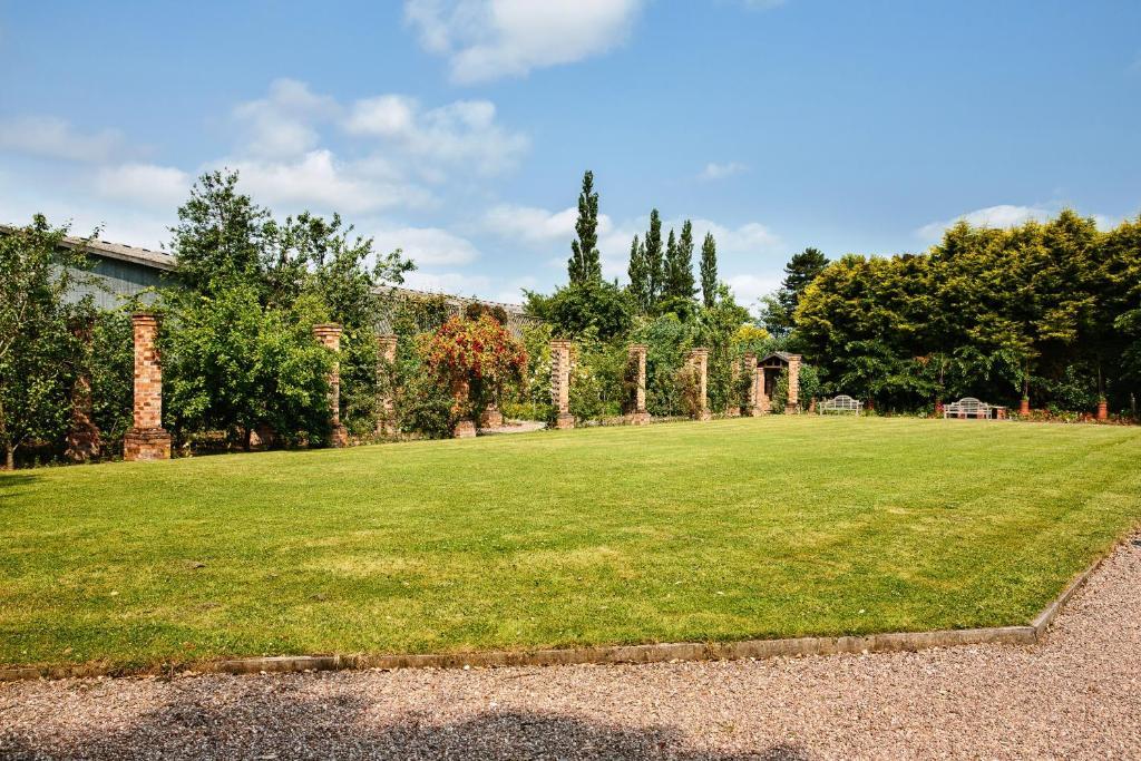 Willington Hall Hotel Tarporley Bagian luar foto