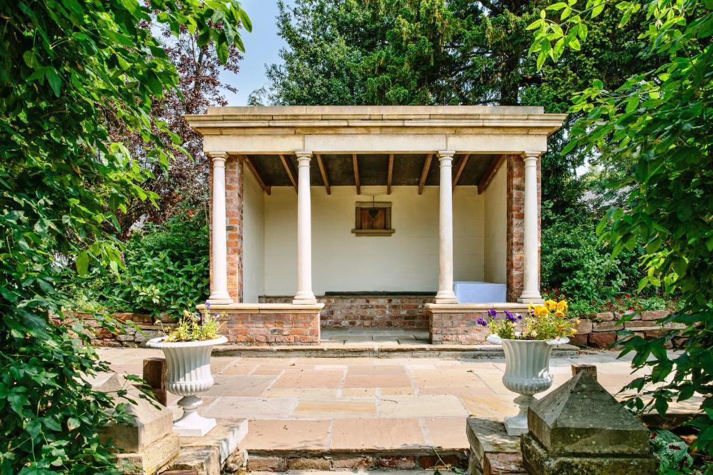 Willington Hall Hotel Tarporley Bagian luar foto