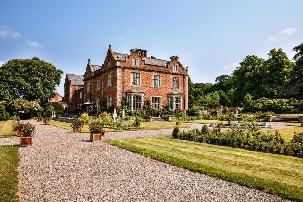 Willington Hall Hotel Tarporley Bagian luar foto