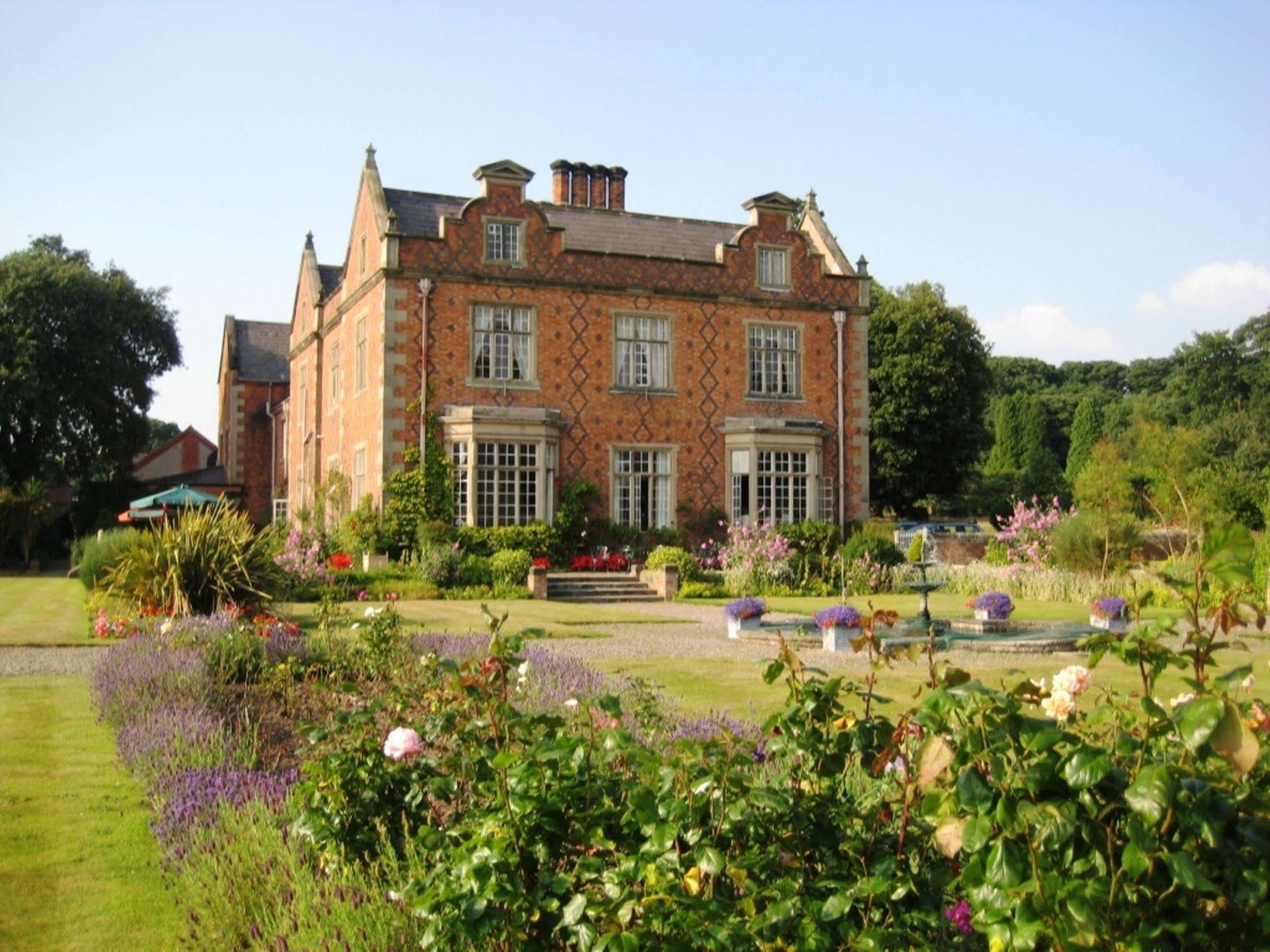 Willington Hall Hotel Tarporley Bagian luar foto