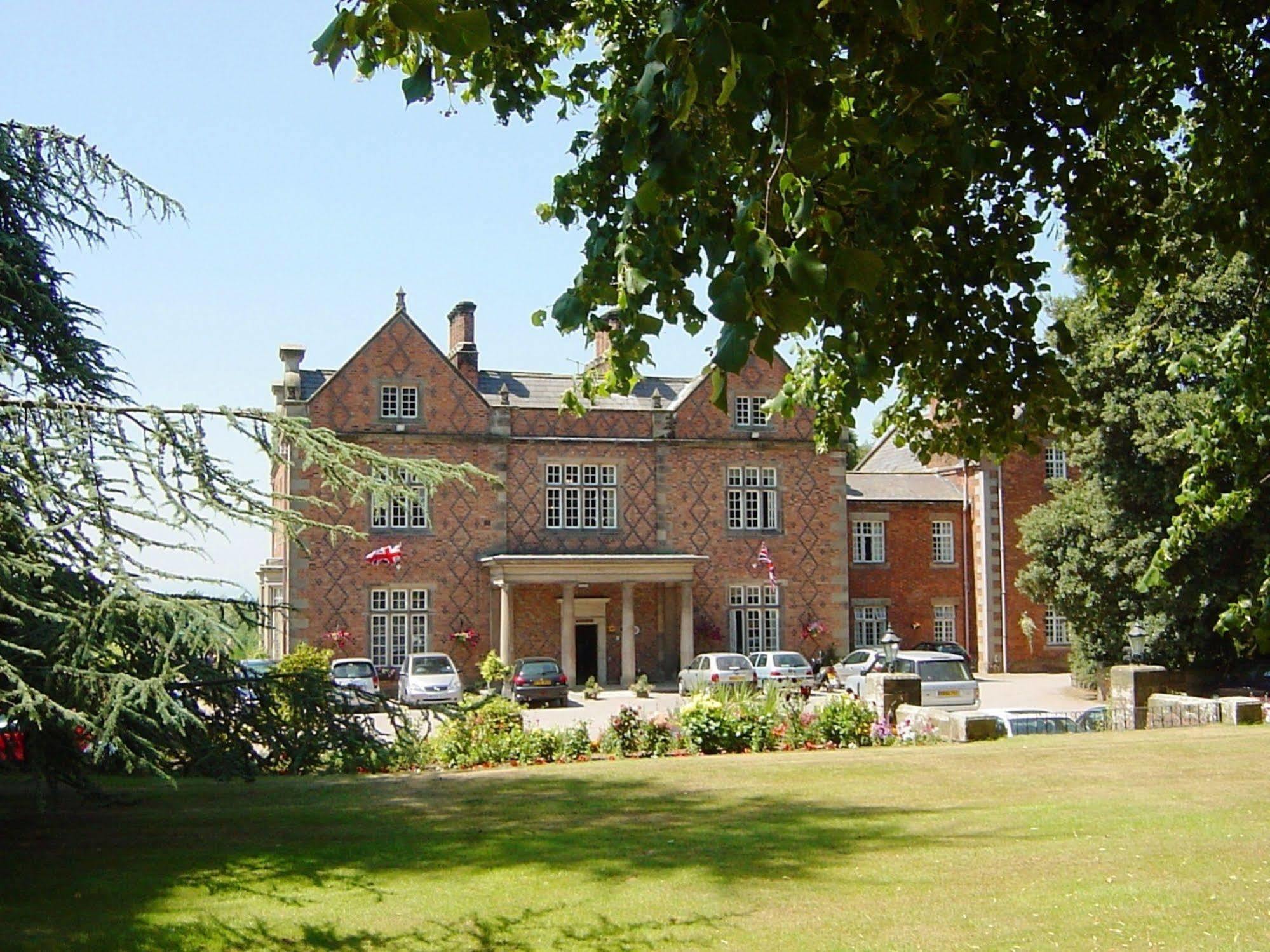 Willington Hall Hotel Tarporley Bagian luar foto