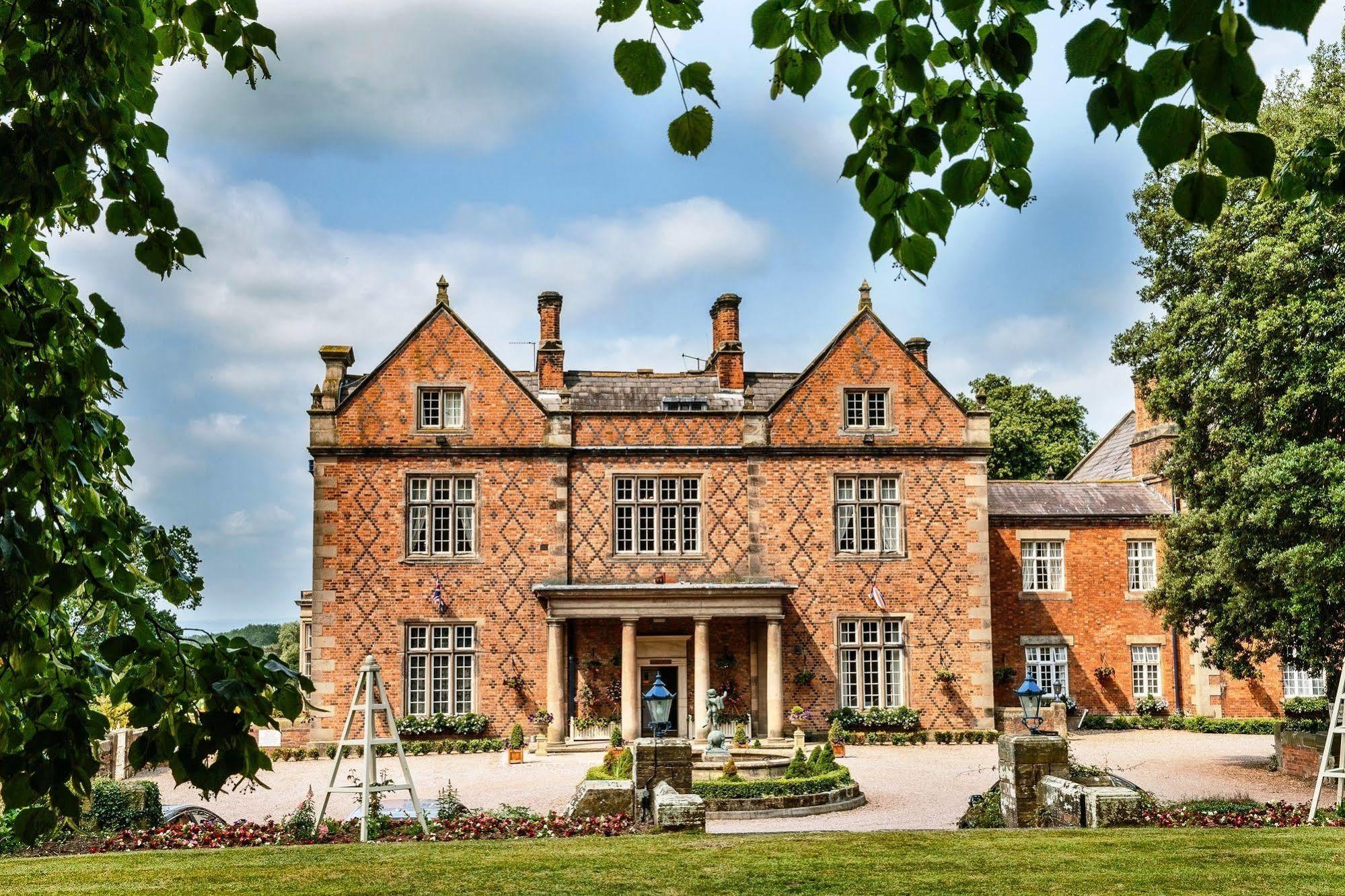Willington Hall Hotel Tarporley Bagian luar foto