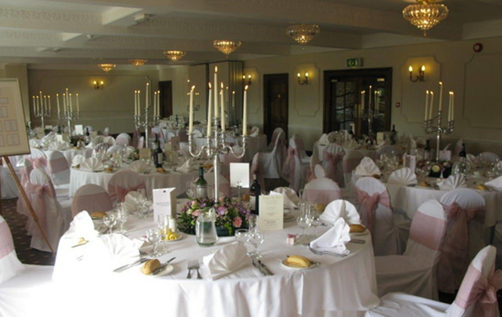 Willington Hall Hotel Tarporley Bagian luar foto